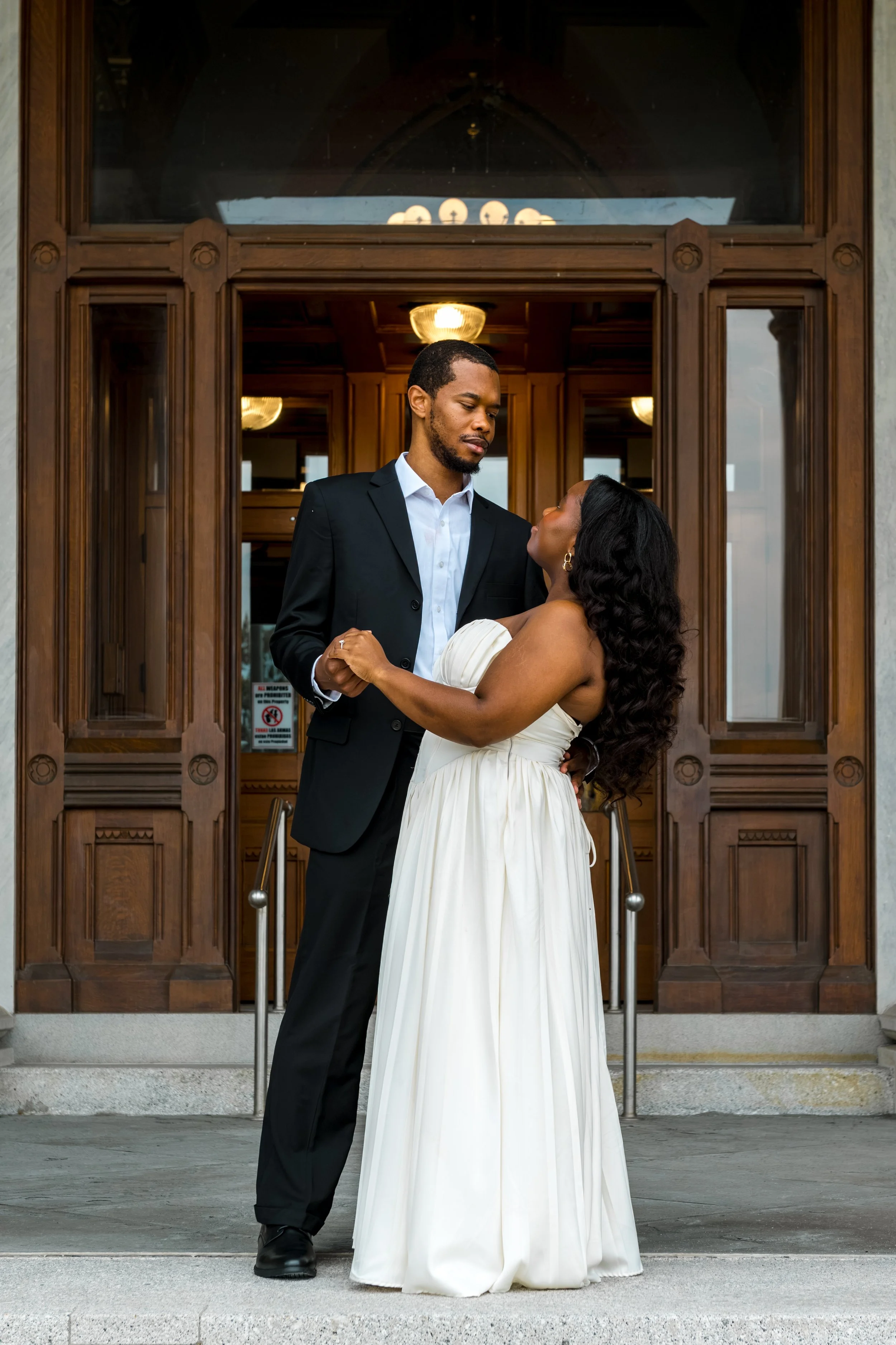 How to Plan an Engagement Session at the Connecticut State Capitol