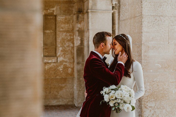 These two got married with their closest friends and family just three weeks ago. Now restrictions are back in Winnipeg and I feel so hard for all the couples who's weddings are being affected by it. This year has been so full of unknowns in the wedd