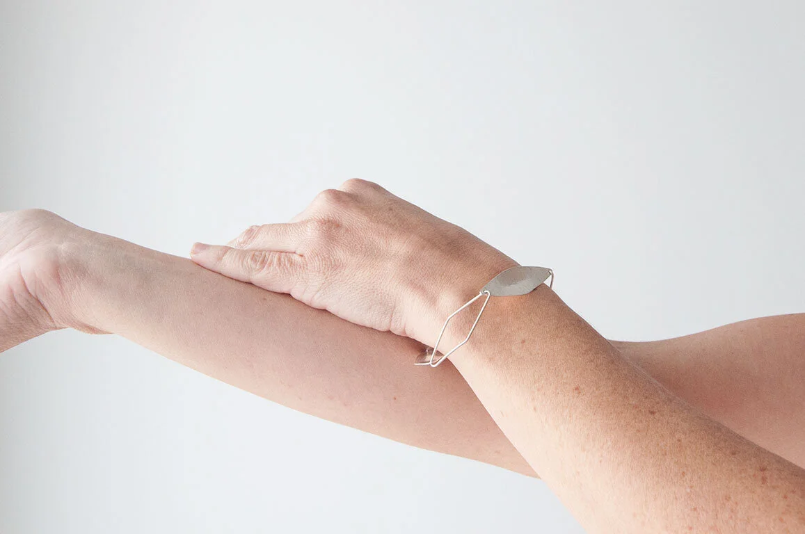 hostoak2_pulsera_gr.jpg