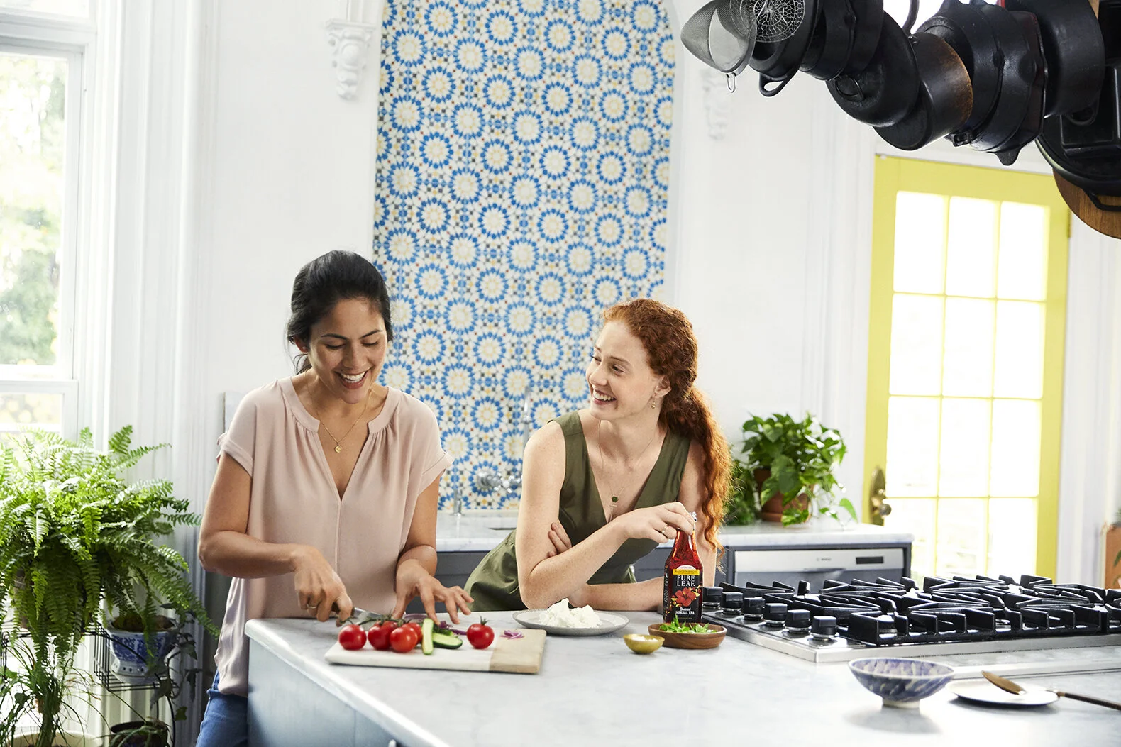Pure_Leaf_Kitchen_Setup_01_194_2010WA_D_ADOBERGB.jpg
