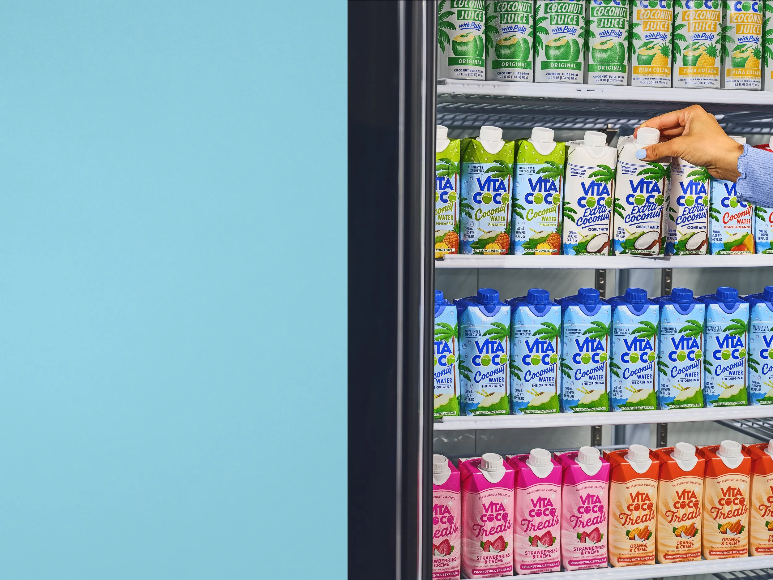 250813_VitaCoco_Retail_FridgePull_Hero-0259_4644HB_B_ADOBERGB.jpg