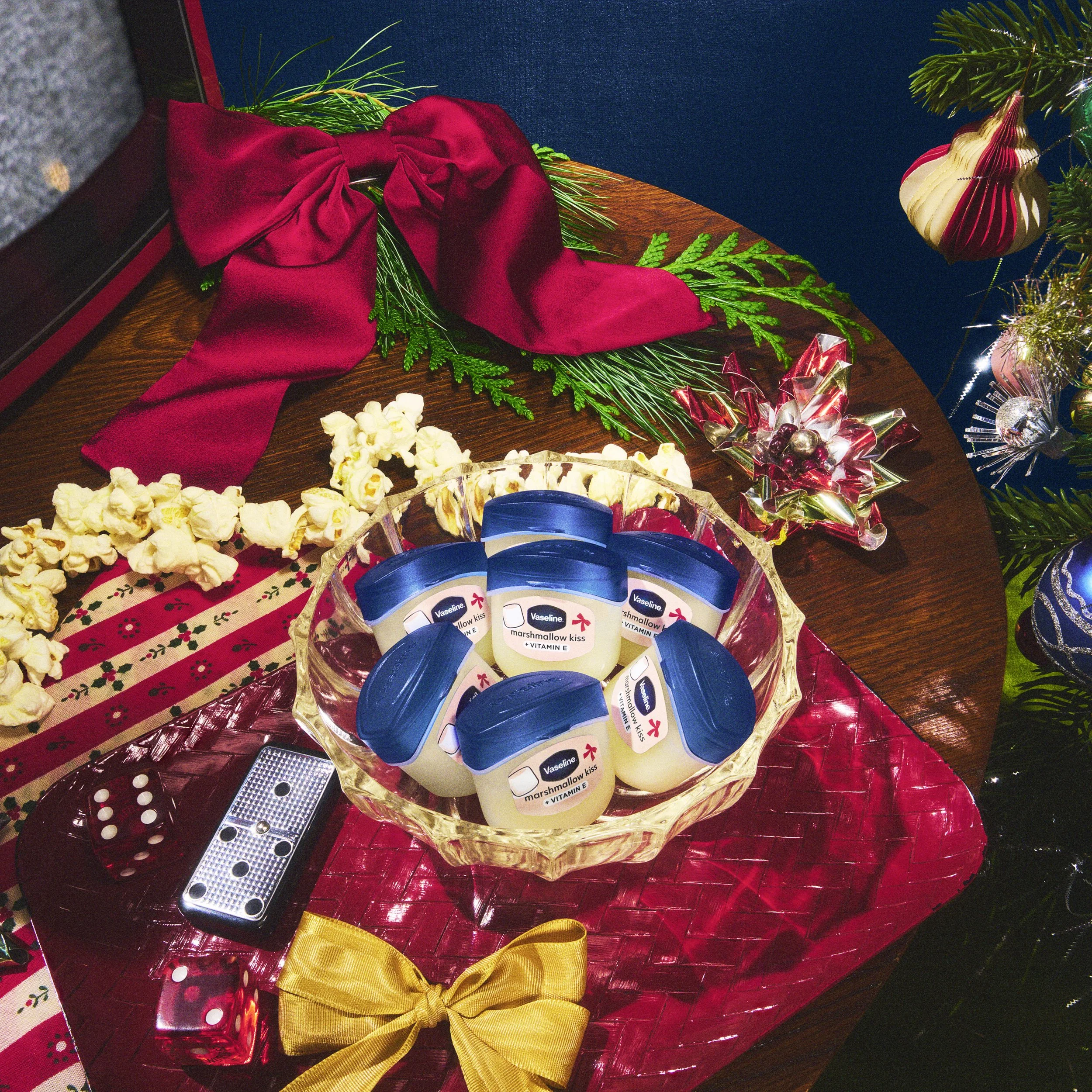 251021_Vaseline_Holiday-StillLife-TV_0043-0050_Stacked_FS1_4650UL_B_eciRGB.jpg