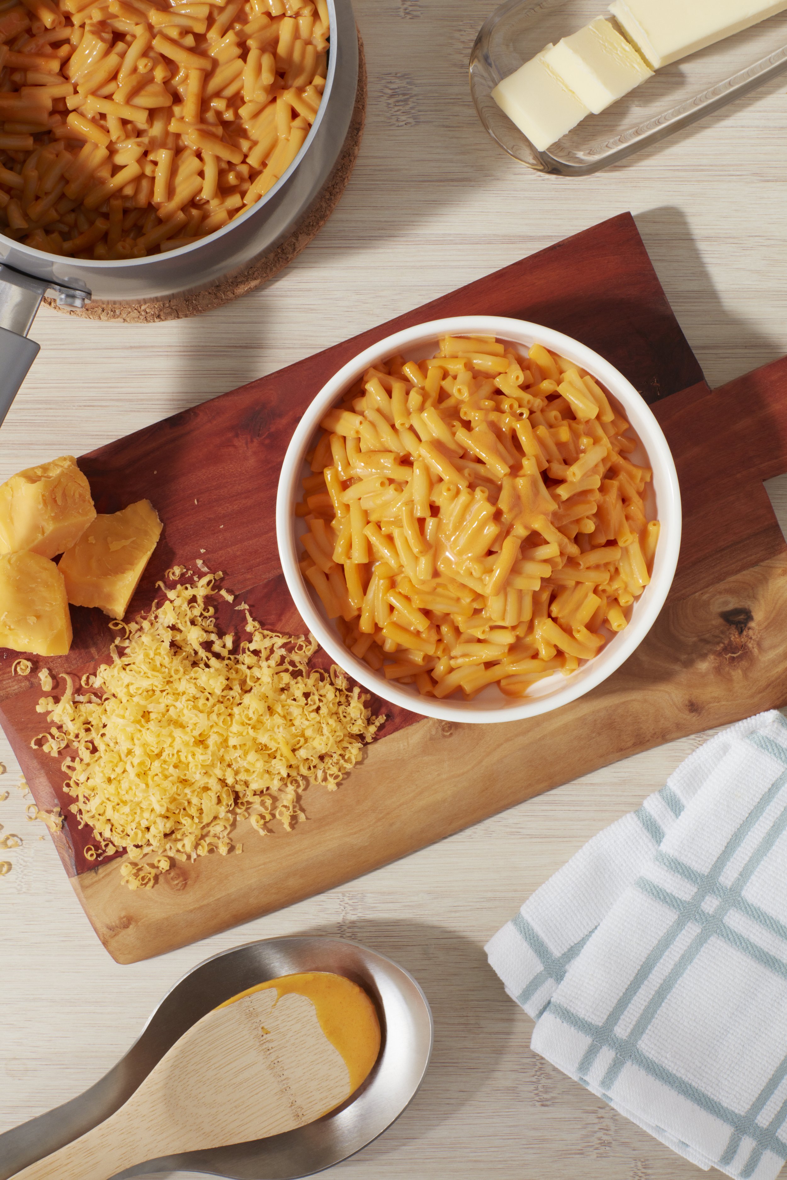 Annies_MacaroniClassicCheddar_Environment_TD_1536_3033FC_A_ADOBERGB.jpg