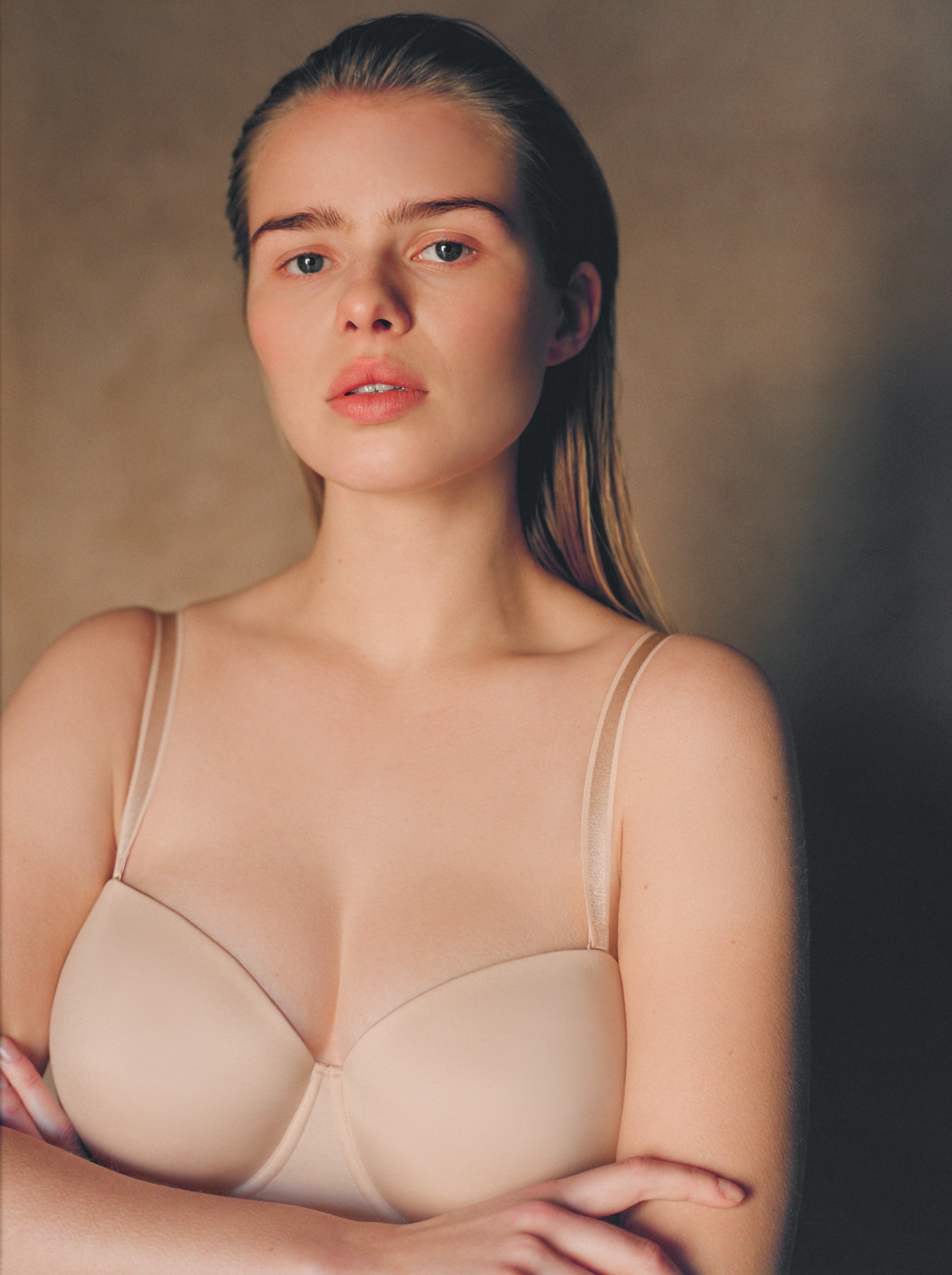 STRAPLESS NOS BRA-35 (HR FILM 000013510001)_2143HH_B.jpg