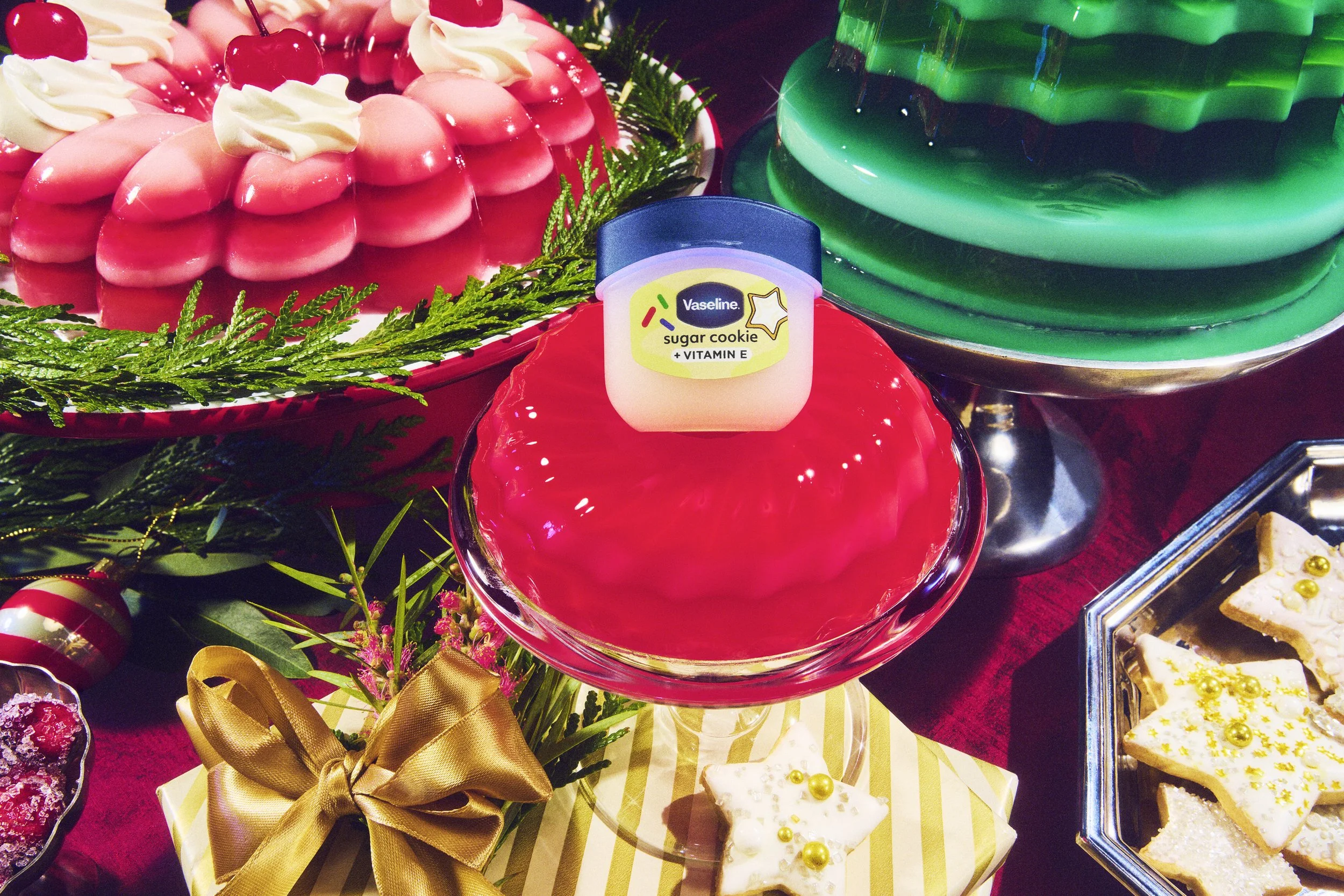 251021_Vaseline_Holiday-StillLife-Jello-Table_0050-057_Stacked_FS1_4650FC_B_eciRGB.jpg