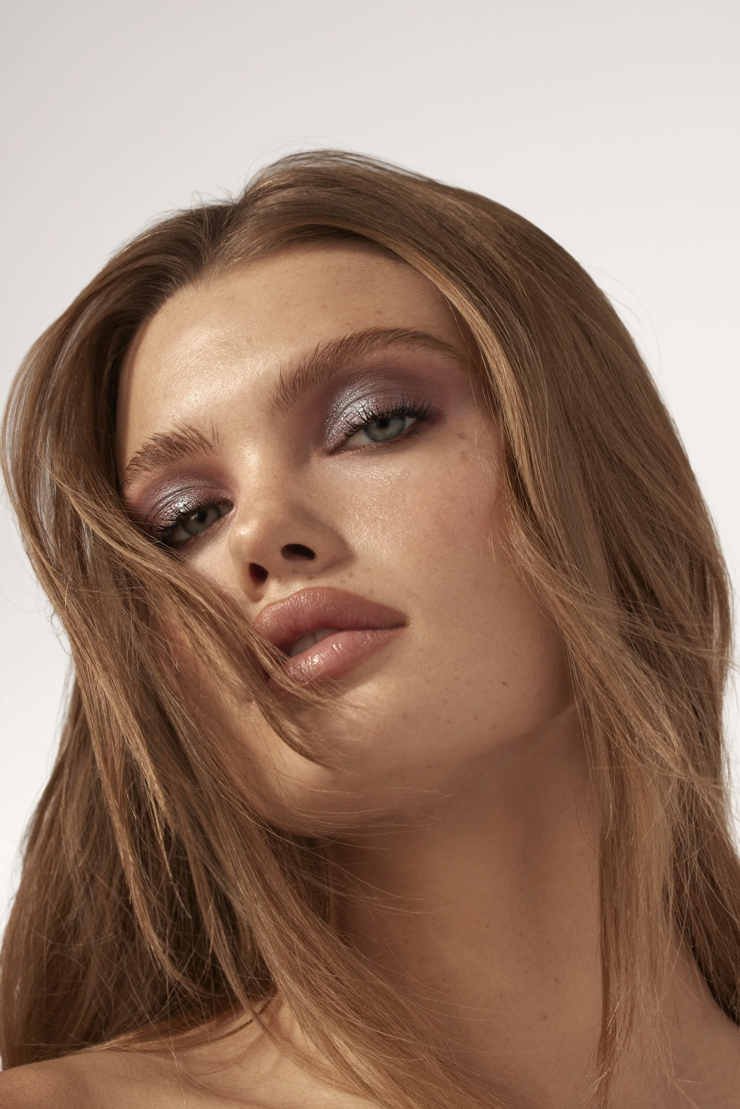 S1_M_EyeshadowEdit_Trio_OnFigCampaign_CutToTheLace_Jordyn_0206_4685FC_B_ADOBERGB copy.jpg