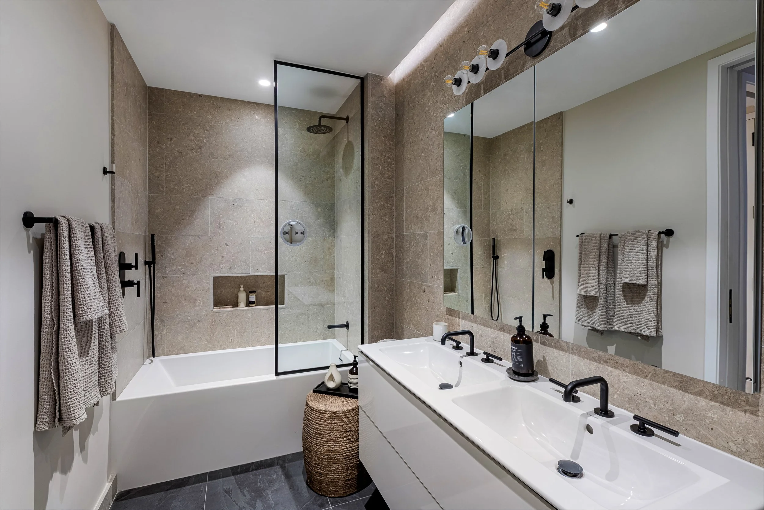 MSP_Nov25_Bathroom3a2.jpg