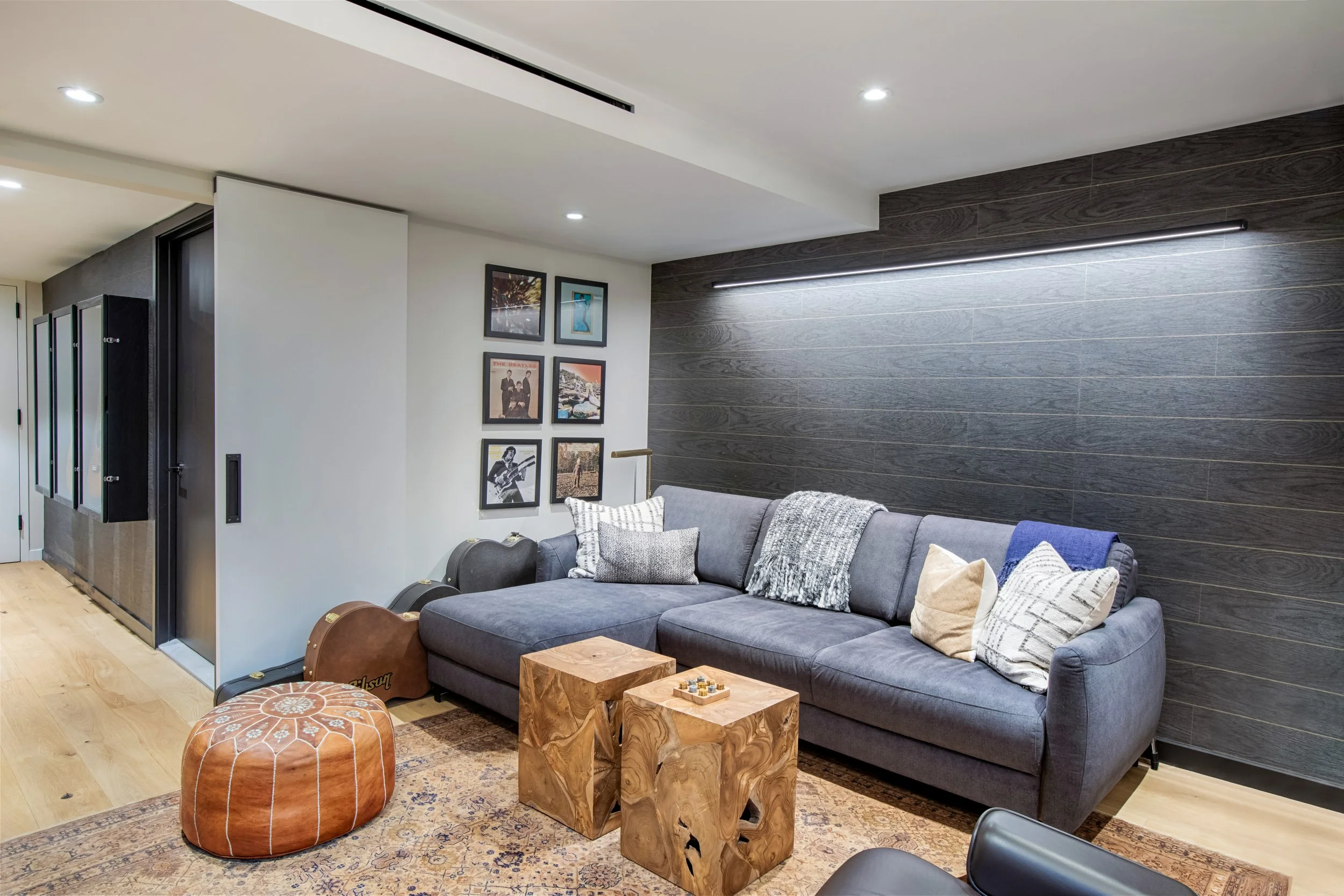 MSP_Nov25_FamilyRoom42c.jpg
