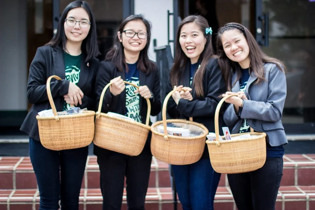 Ushers greeted attendees at the entrance with little gifts for each of them!