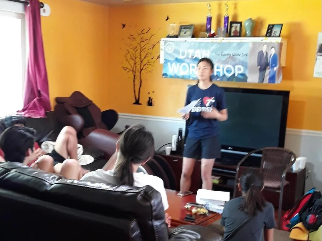 Eun-young Hwang gives a lecture for the retreat.