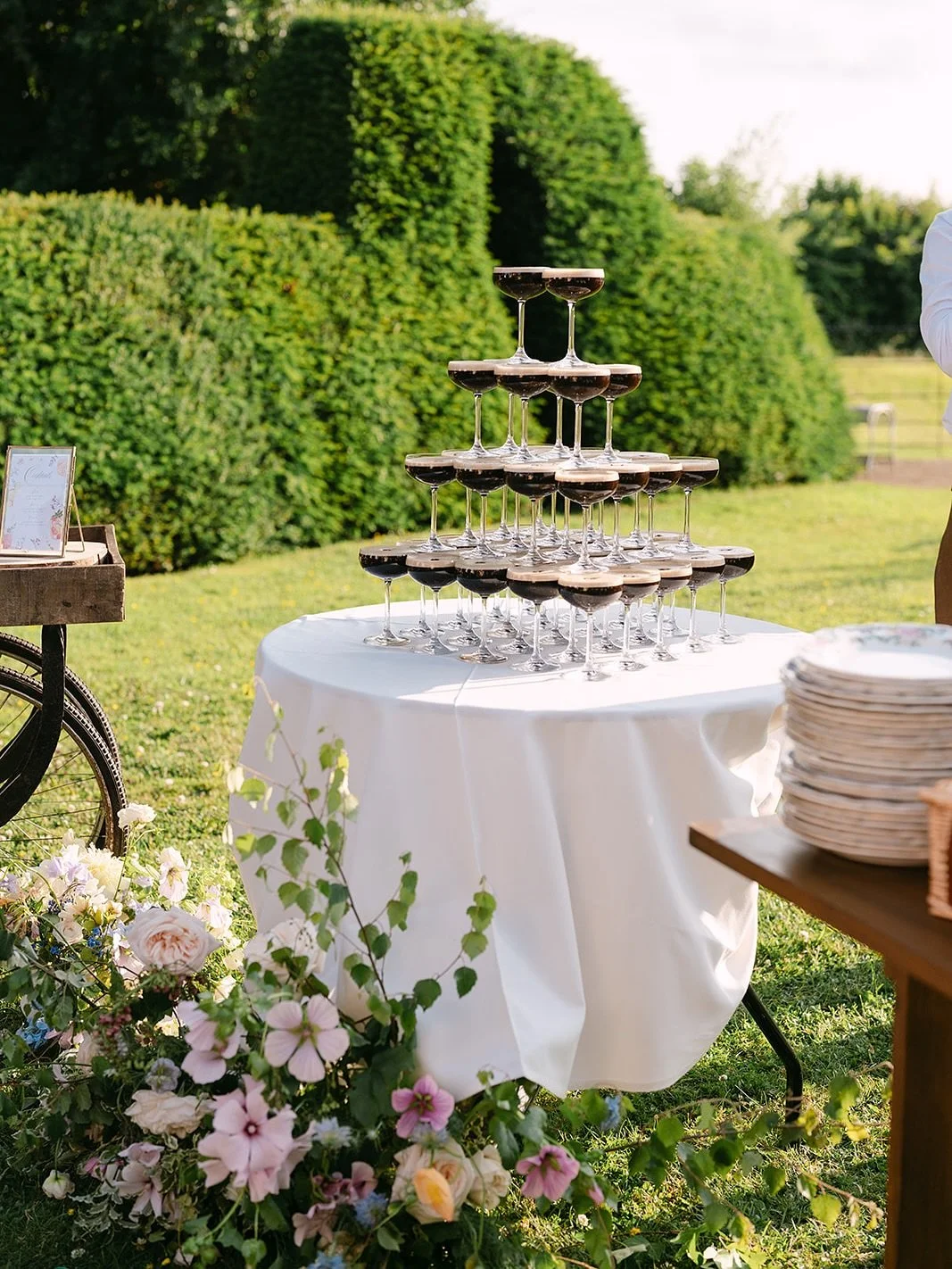 You, me, an espresso martini tower at golden hour, on the west lawn in June 👩🏻&zwj;🍳🤌💋

Photography: @emmaryanphotographer 
Venue: @dewsall.court 
Florals: @thepetalemporium