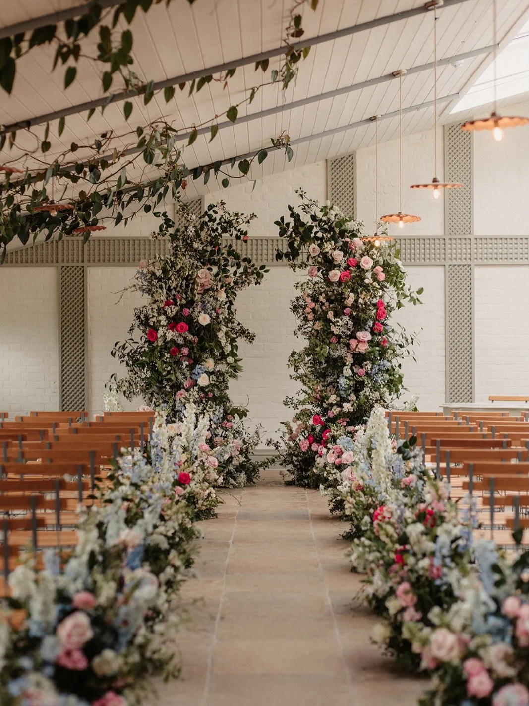 Counting down the minutes to spring days like this. Sun-kissed seasonal blooms framing precious moments that feel like pure magic 🌸🕊️

Planning &amp; Design: @clairedomonteweddings 
Photographer: @emilyrosehamilton 
Venue: @kinhousewiltshire