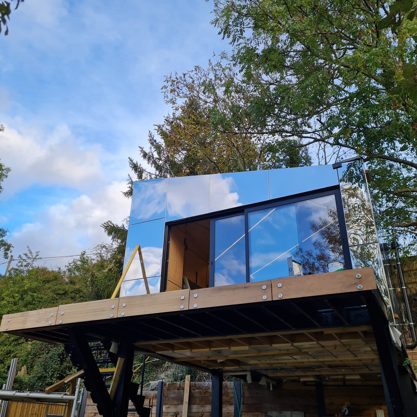 NEW BLOG
At the beginning of the year we were presented an exciting proposal and plans by architect Andrew Pettican from Bluesketch Studio, to build a stainless steel clad boathouse, in Goring, in an idyllic spot on the banks of the river Thames.
We 