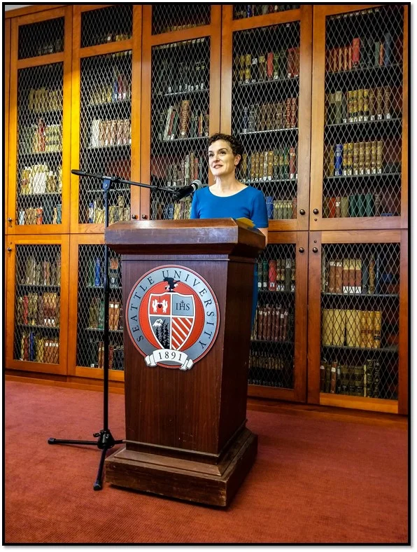 Stesha Brandon, Board President at Seattle City of Literature, addressing the SUSI Scholars (Photo by Charles Tung)