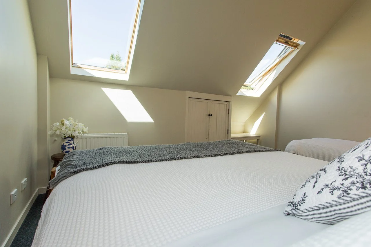 LodgeBedroom2-Photo-by-Andy-Woods-Inshot-Studio.jpeg