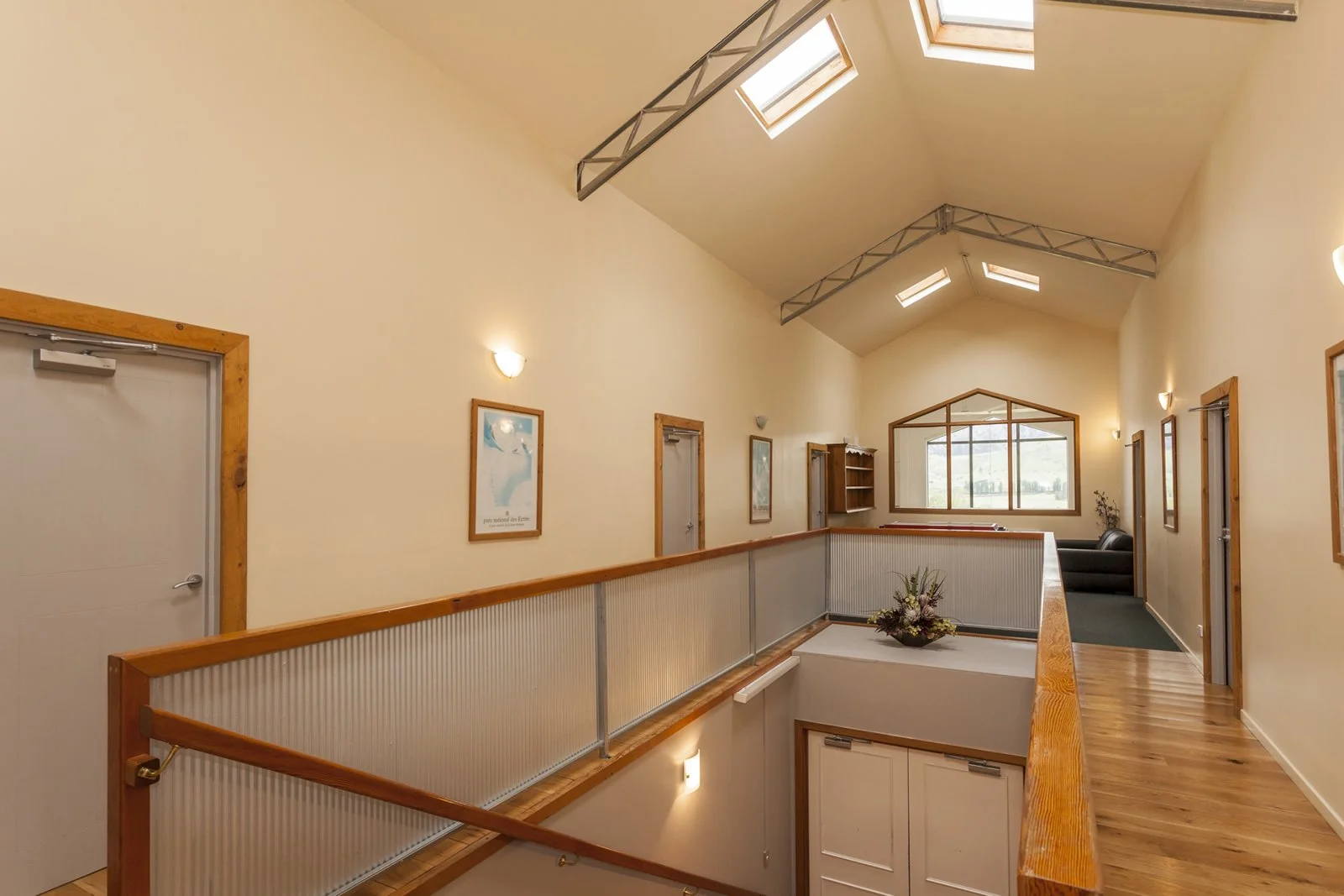 accommodationLookoutLodge2.jpg