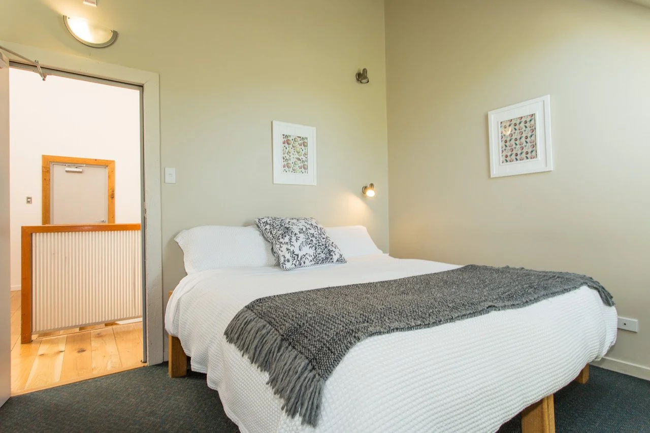 LodgeBedroom-Photo-by-Andy-Woods-Inshot-Studio.jpeg
