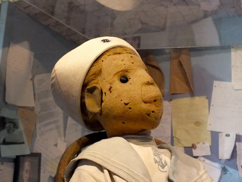 Robert the Doll… is actually spooky af