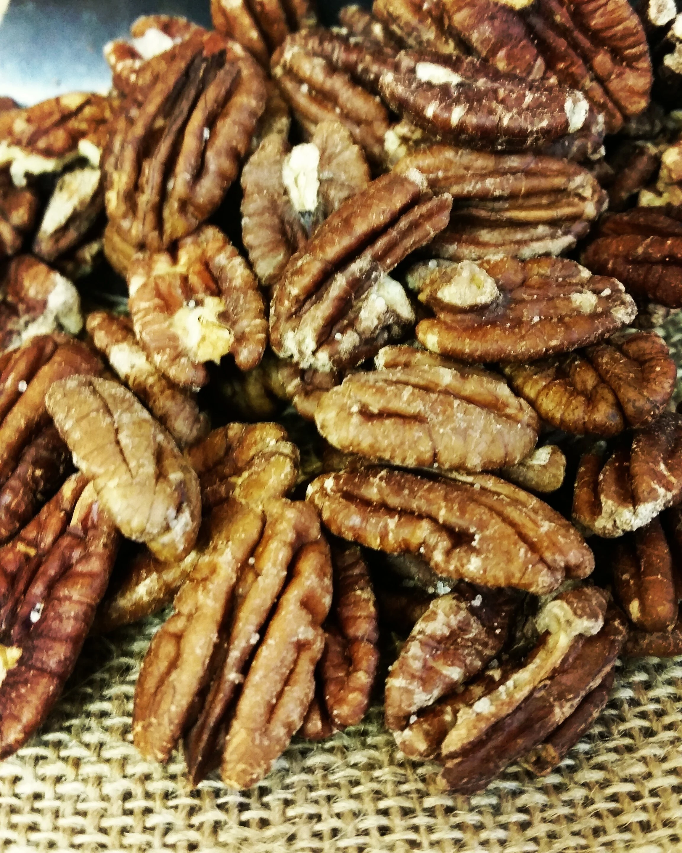 Hickory Smoked Pecans w/Sea Salt 1lb