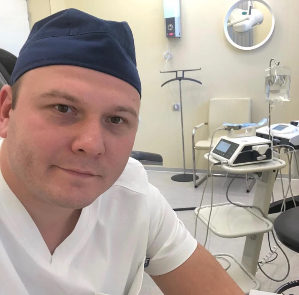 Операция по имплантации зубов