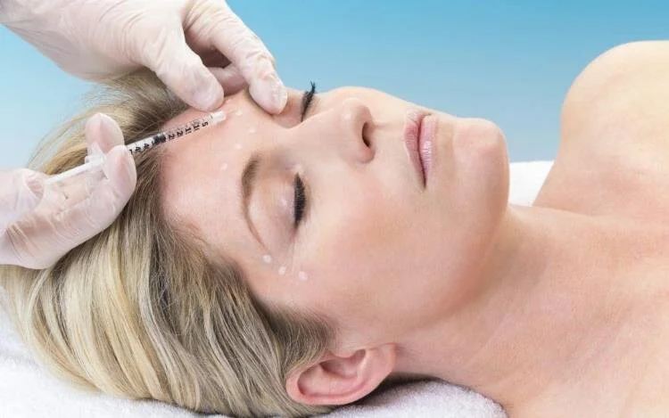 Лифтинг с использованием инъекций гиалуроновой кислоты