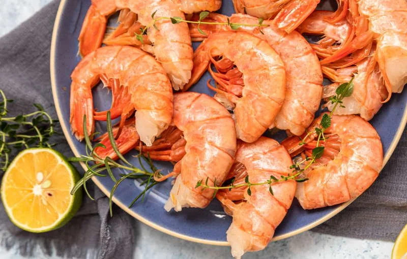 Аллергия на креветки: причины, симптомы и способы лечения