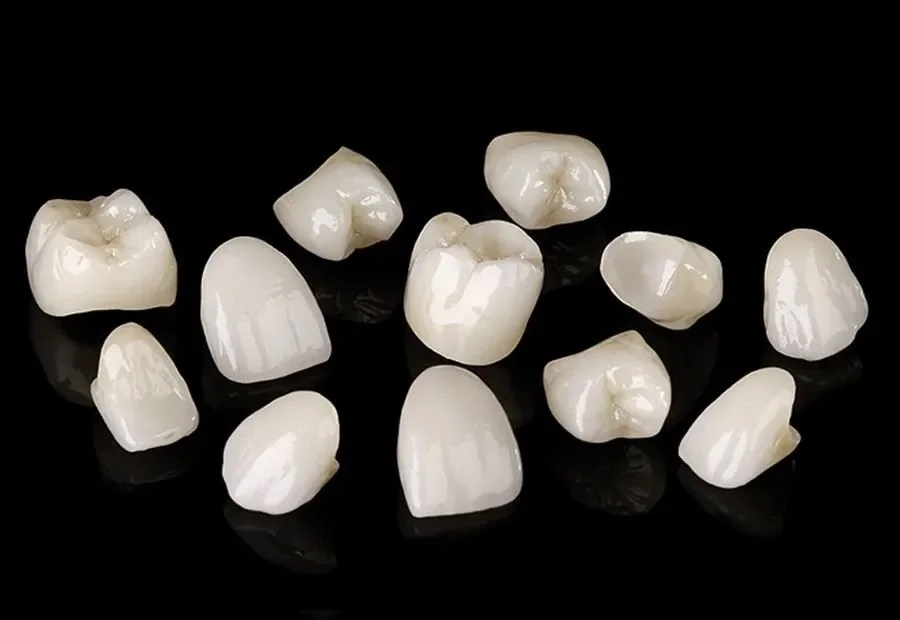 Диоксид циркония zirkonzahn. Как выглядят циркониевые зубы. Безметалловая керамика диоксид циркония. 2700 °c). Металлокерамика и безметалловая керамика.