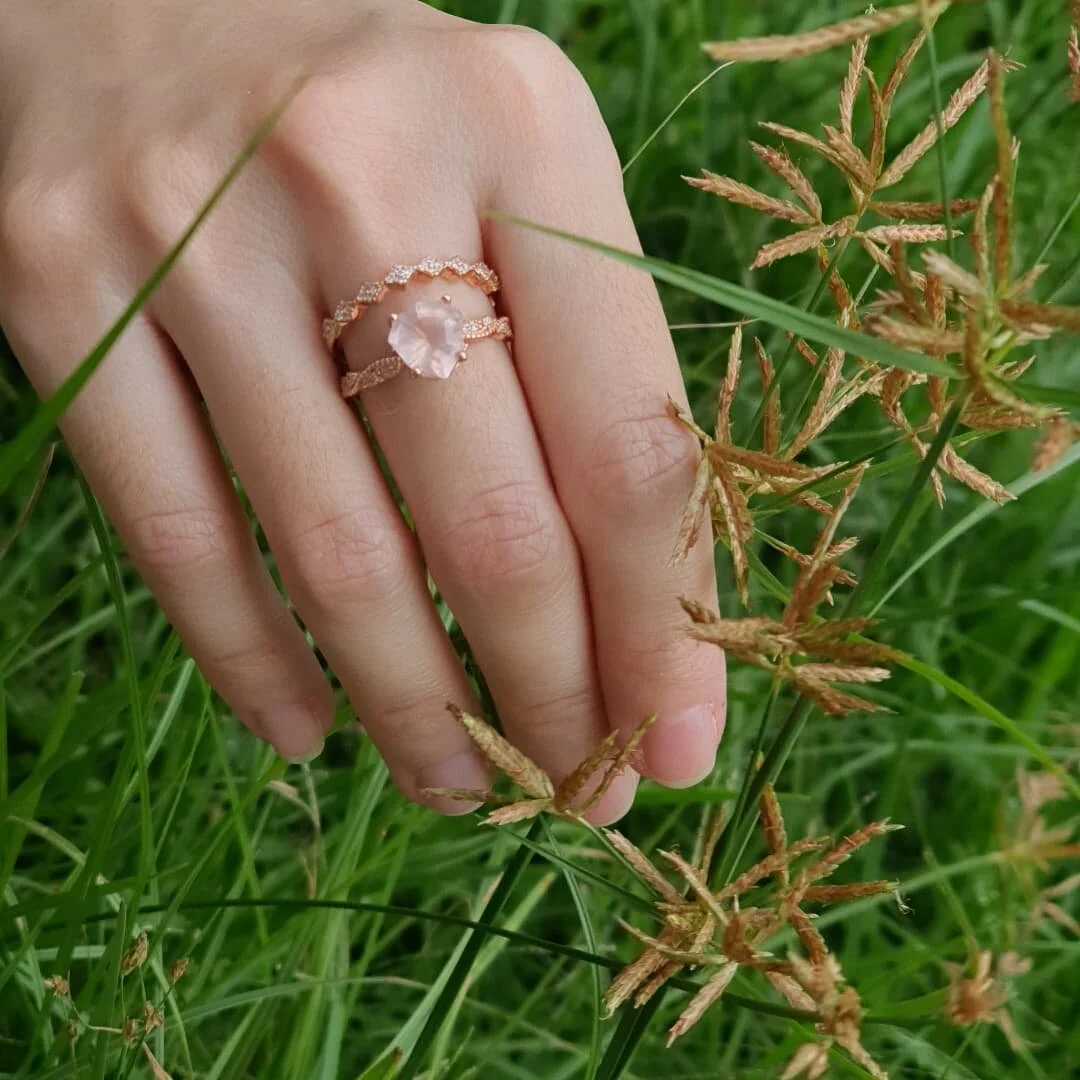 In lore, Rose Quartz is the gemstone of love. 💖It is said to dispel negativity, promote calmness and reassurance.
Plus, a little pink is always in style 😌 #simpleensemble

&bull; Rose Quartz ring at $32
&bull; Stacker ring at $25
&bull; Get this Si