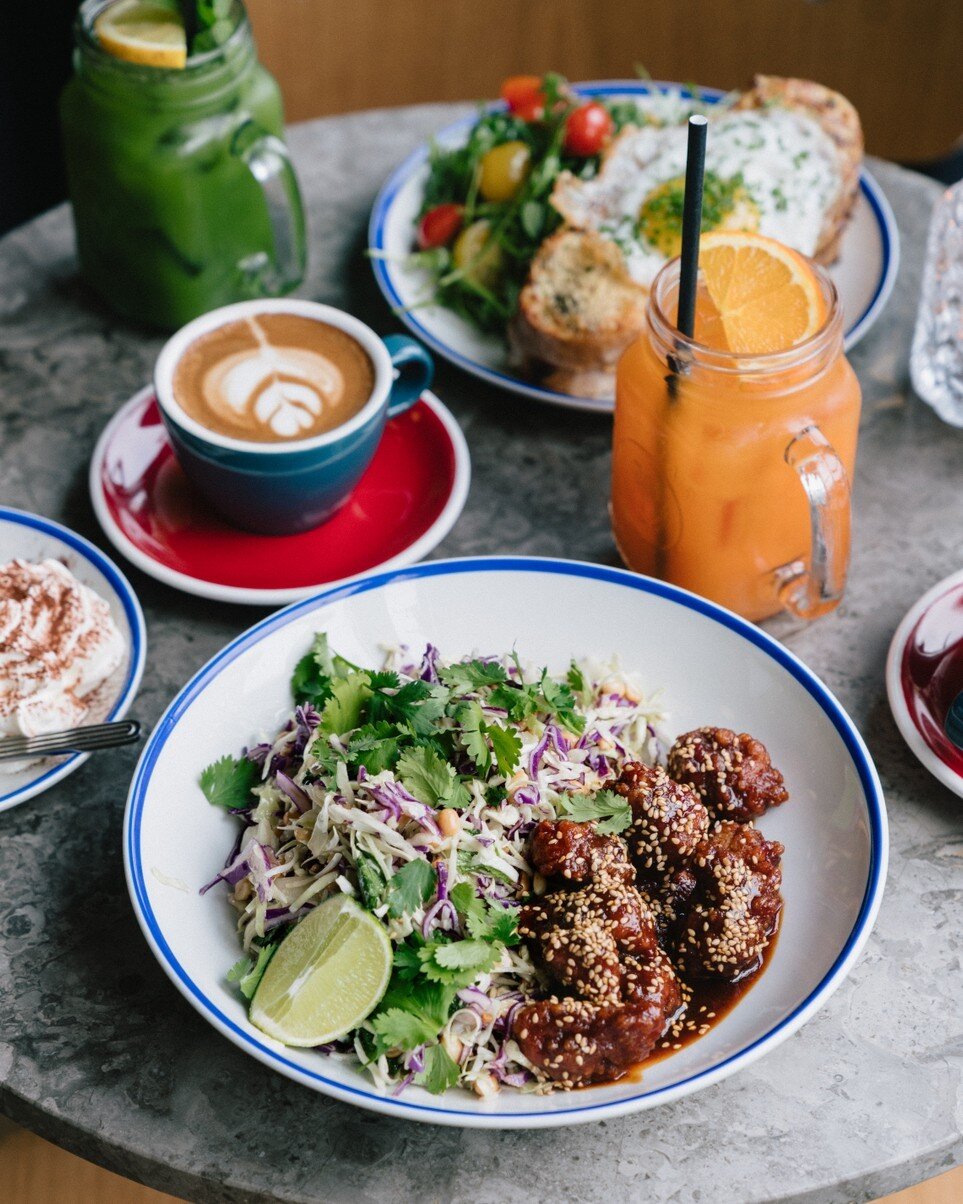 Mornings or lunch at Kitchen &Oslash; - accompanied by our Korean spicy glazed popcorn chicken 😎 ​​​​​​​​
​​​​​​​​
#theunionkitchen #&oslash;sterbro #&oslash;sterfarimagsgade16 #eatery #food #dinner #snacks #nature #wine #refreshments #supportlocal 