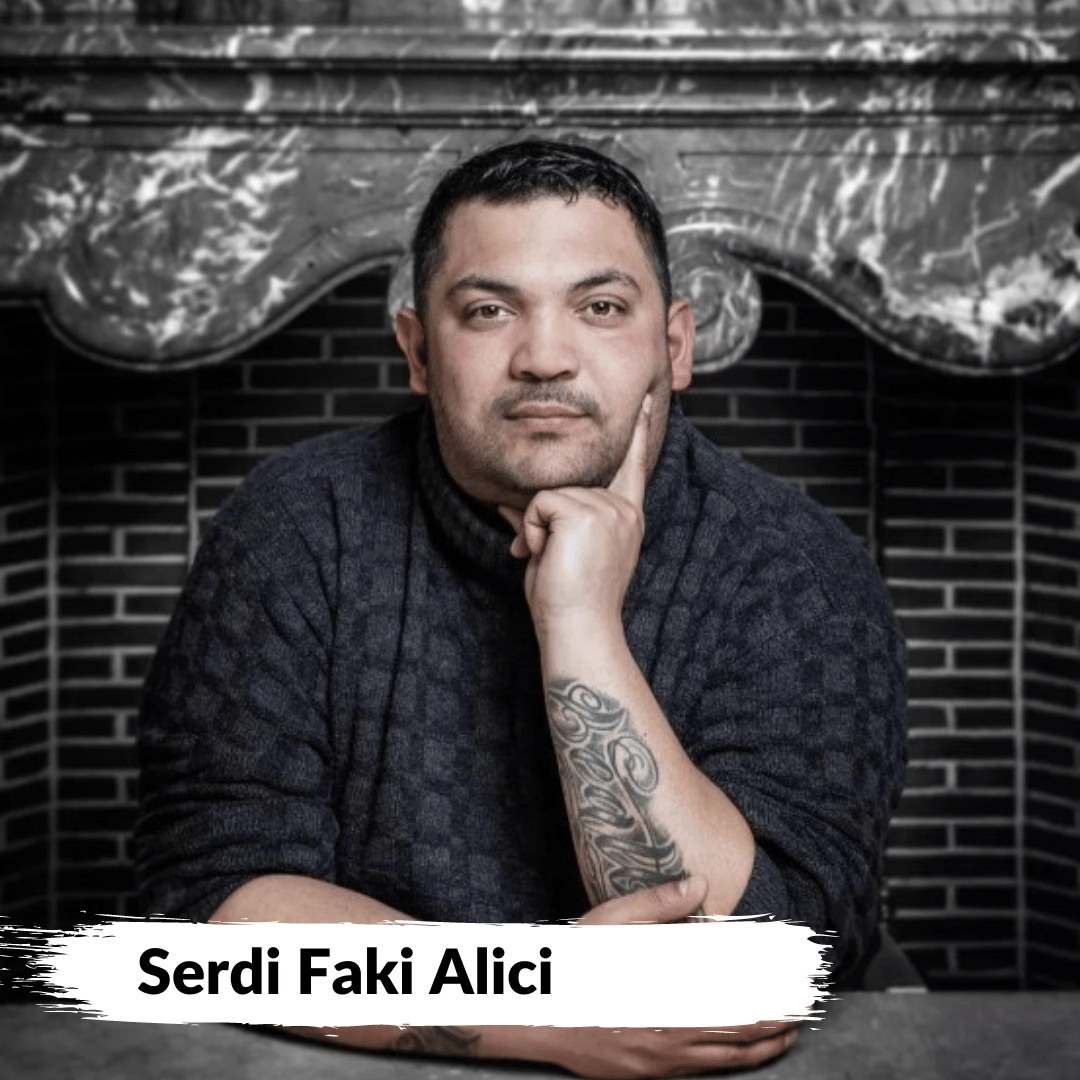 📖🎧 Het zijn de mensen die uit het systeem vallen die de fouten ervan kunnen tonen, zegt deze beatboxer