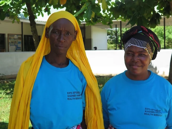 Two_midwives0987.jpg