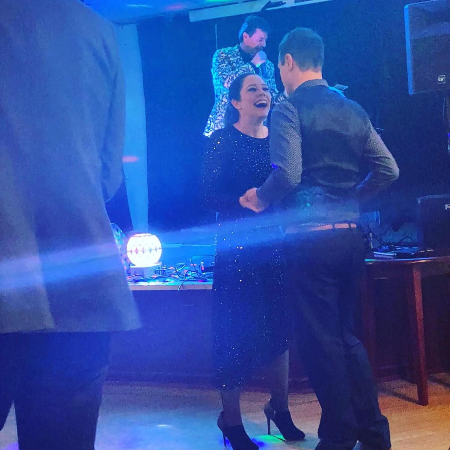 4C382FBB-EFF1-4BE9-ADC8-820D4D8EF551