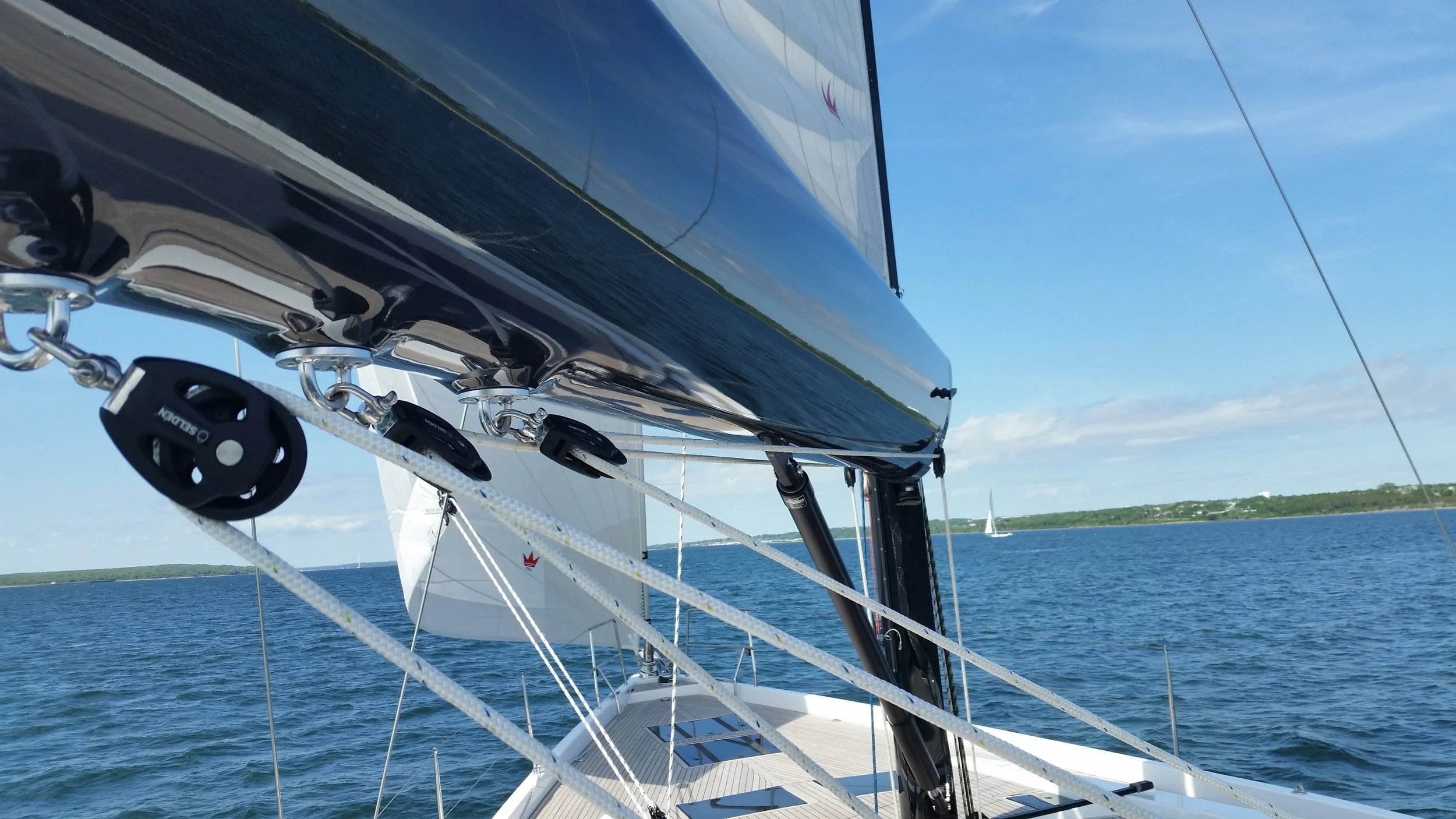 Hanse_575_GMT_Carbon_Boom.jpg