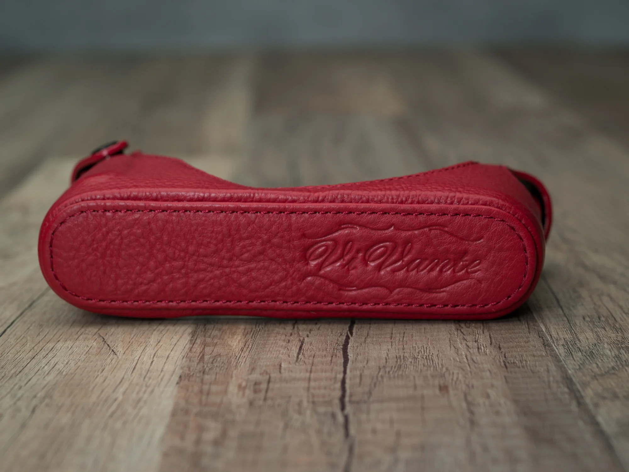 red half bottom vi vante.jpg