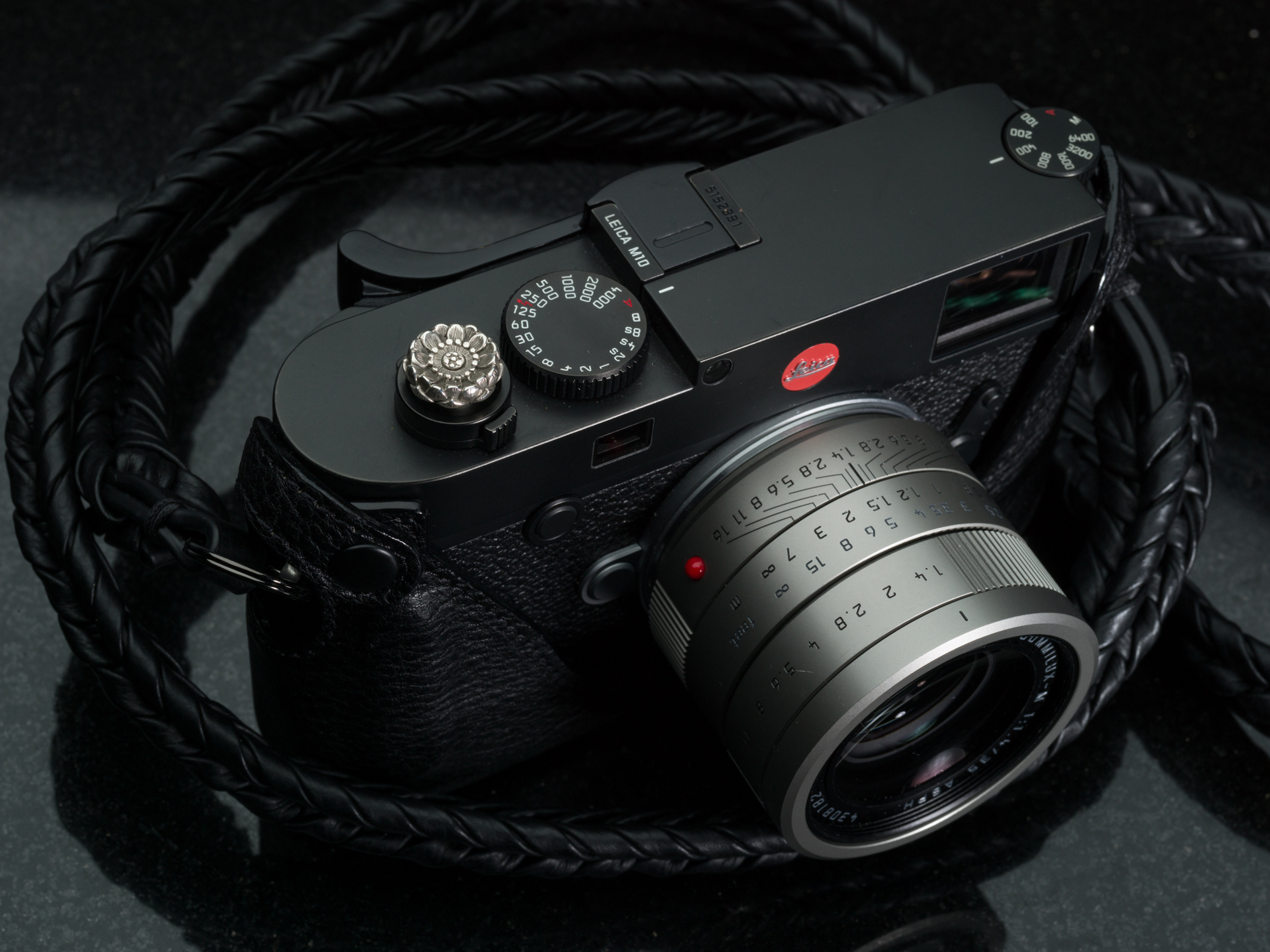 Vi Vante Ultime Leica M10 Blackout hasu lotus.jpg