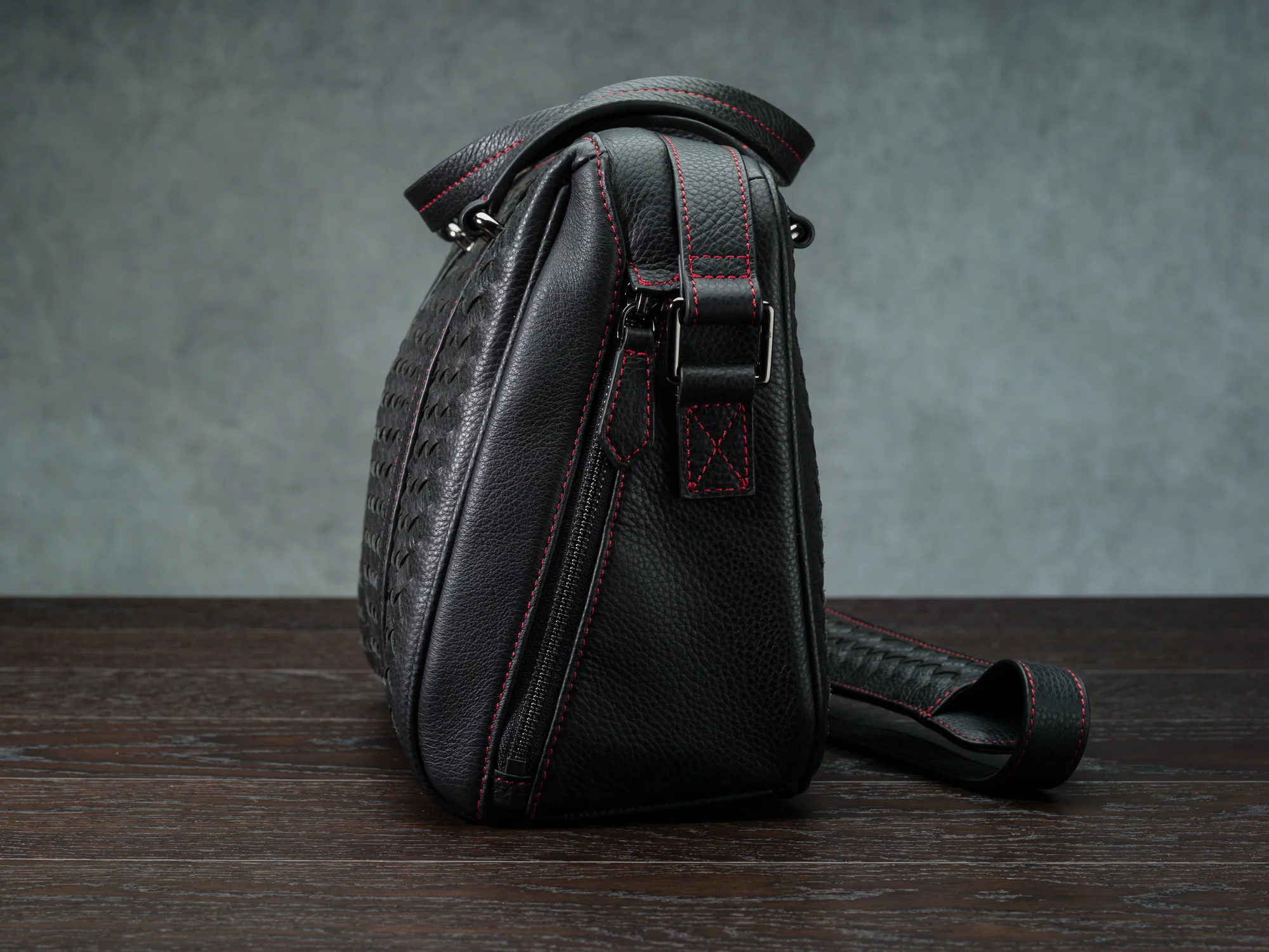 TBPhoto Vi Vante Calibre Camera Bag Side_.jpg