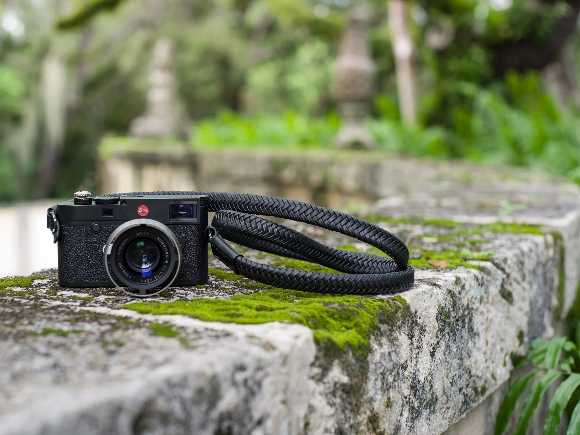 Vi Vante calibre bag Matador Noir braided leather 3 camera strap leica m10 summilux.jpg