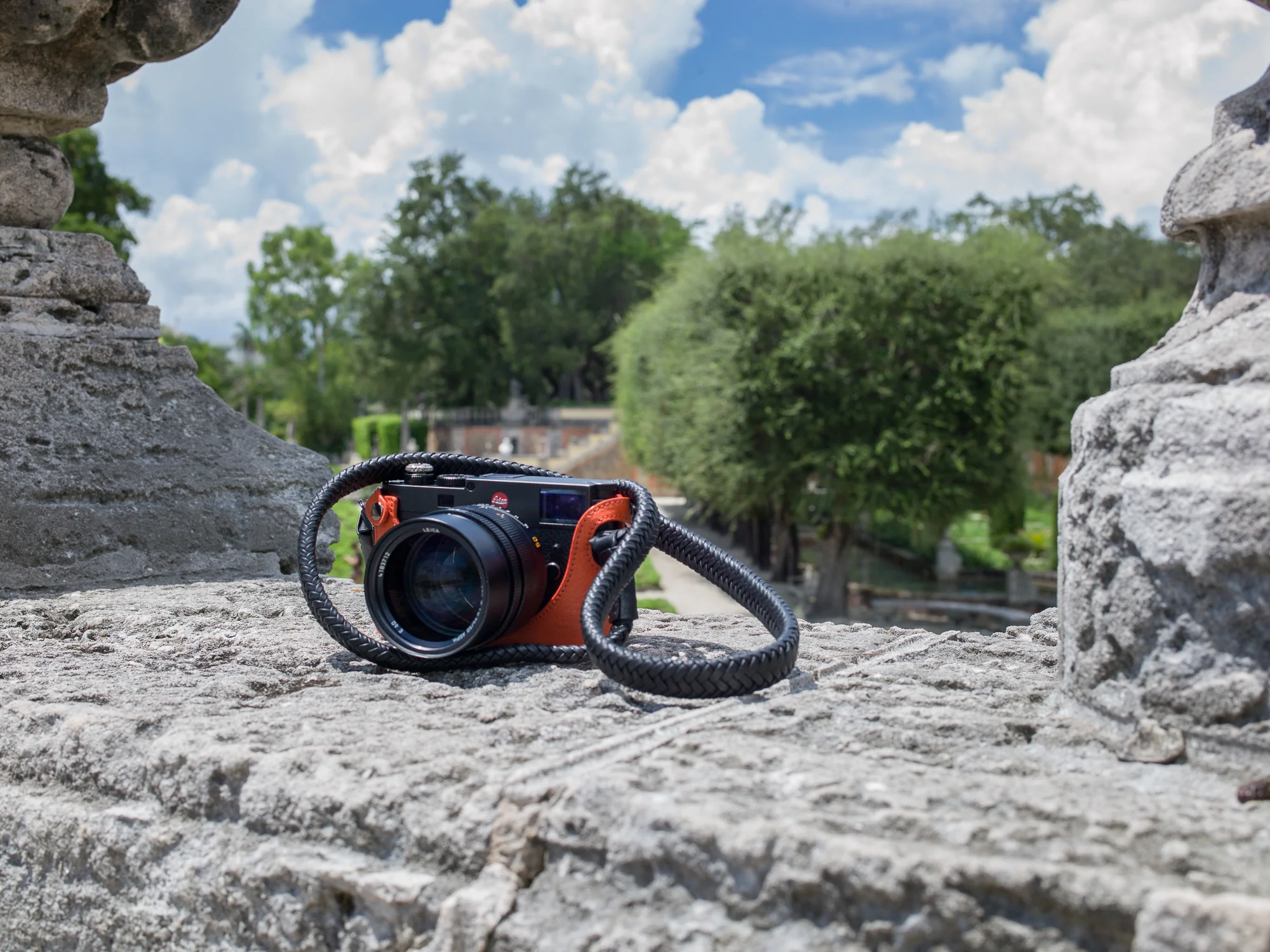 Vi Vante Matador Noir braided leather camera strap leica m10 noctilux.jpg