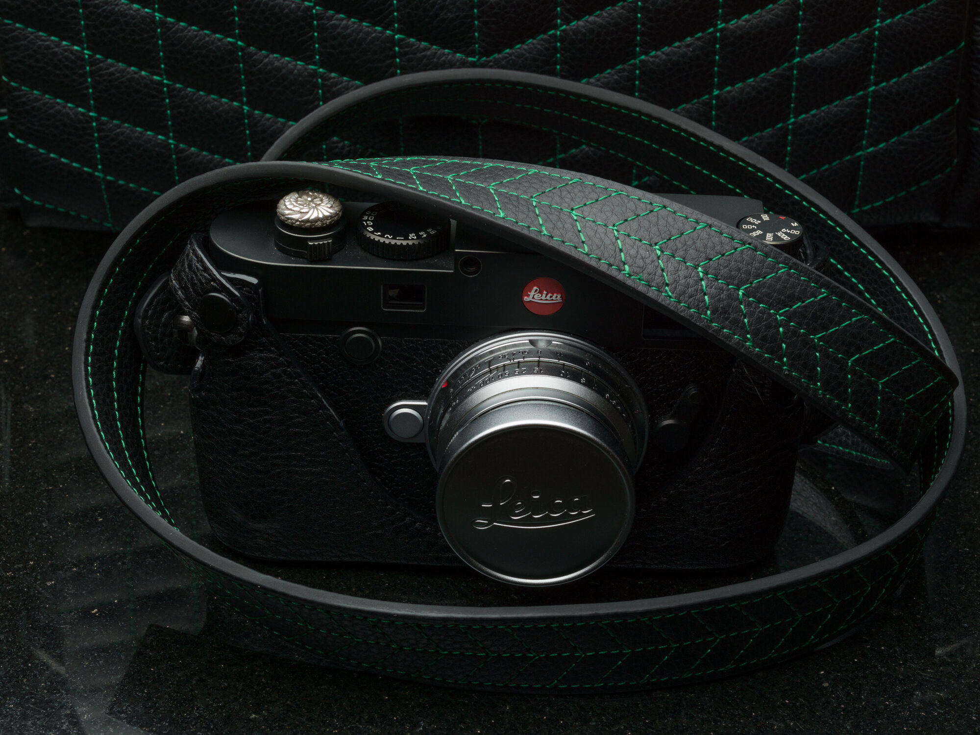 Vi Vante HULK Tread Classic Leather Camera Strap Leica M10.jpg