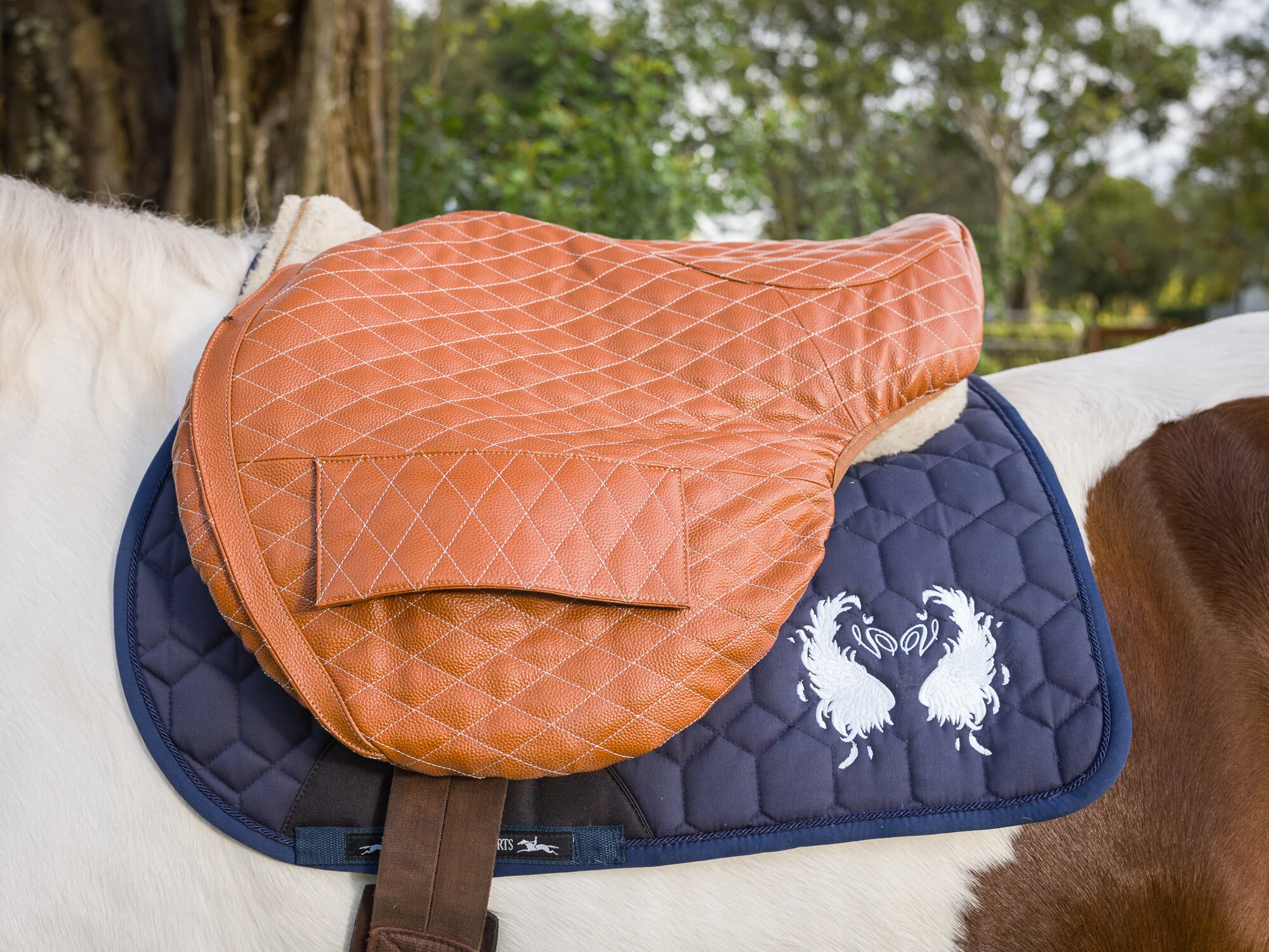 Vi Vante Enters Equestrian Market with Leather Quilted Ride-on Saddle Cover for Hunter/Jumper