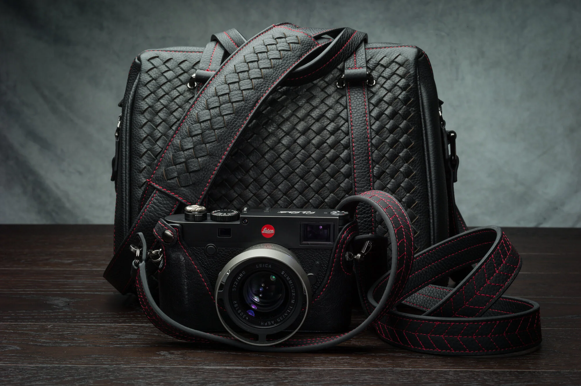 Vi Vante tread classic camera strap calibre 3.jpg
