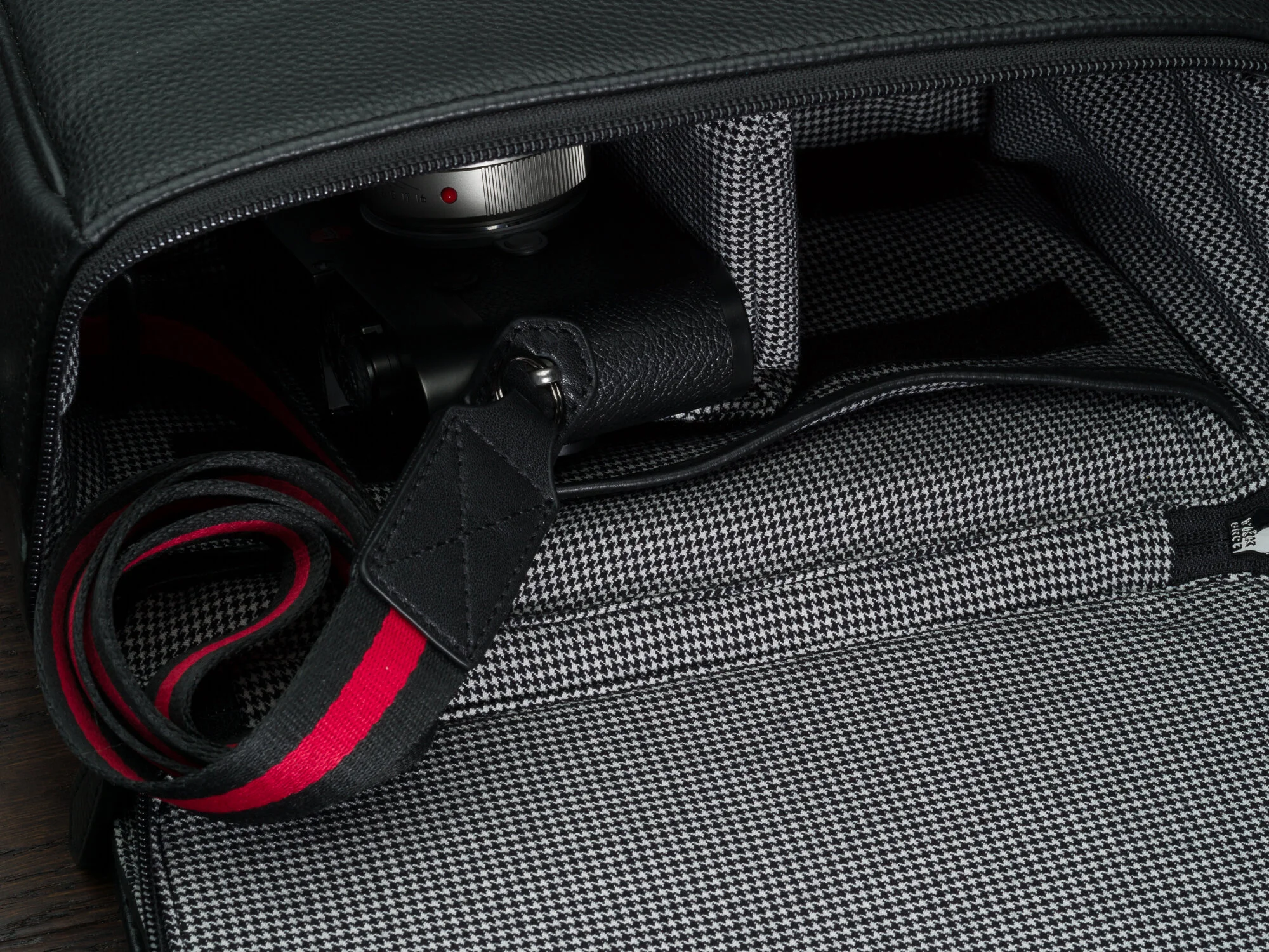 Vi Vante Regent adjustable camera strap pegasus.jpg