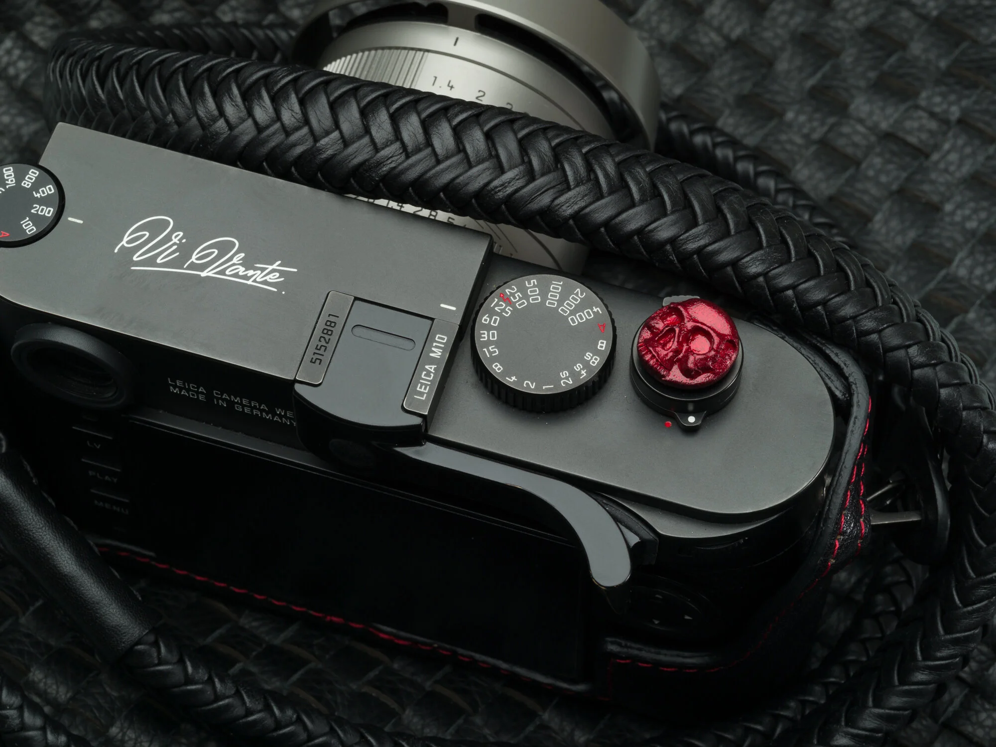 Vi Vante jay tsujimurared skullblack.jpg