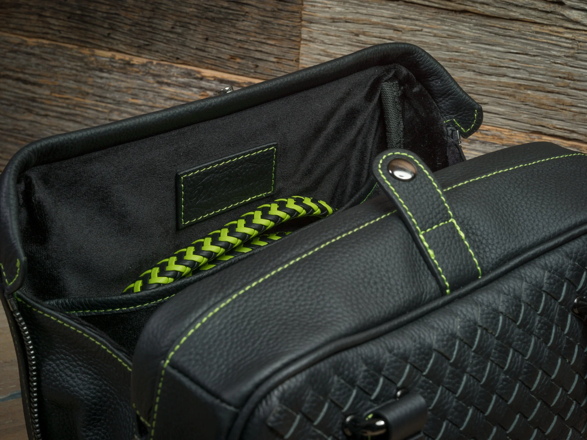 Vi Vante Calibre Hand woven leather camera bag brutale 3.jpg