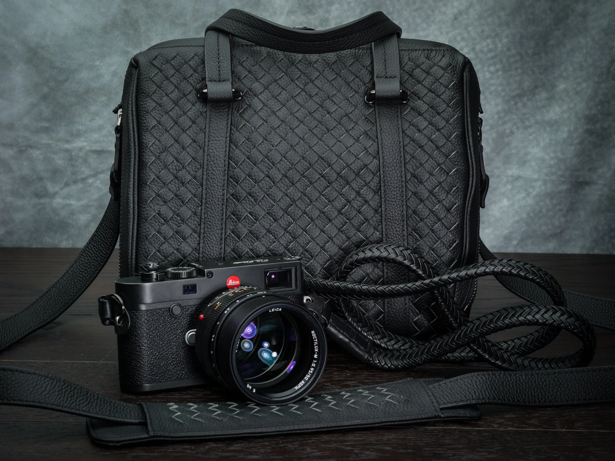 Vi Vante Calibre Camera Bag Hand Woven blackout 002 noctilux.JPG