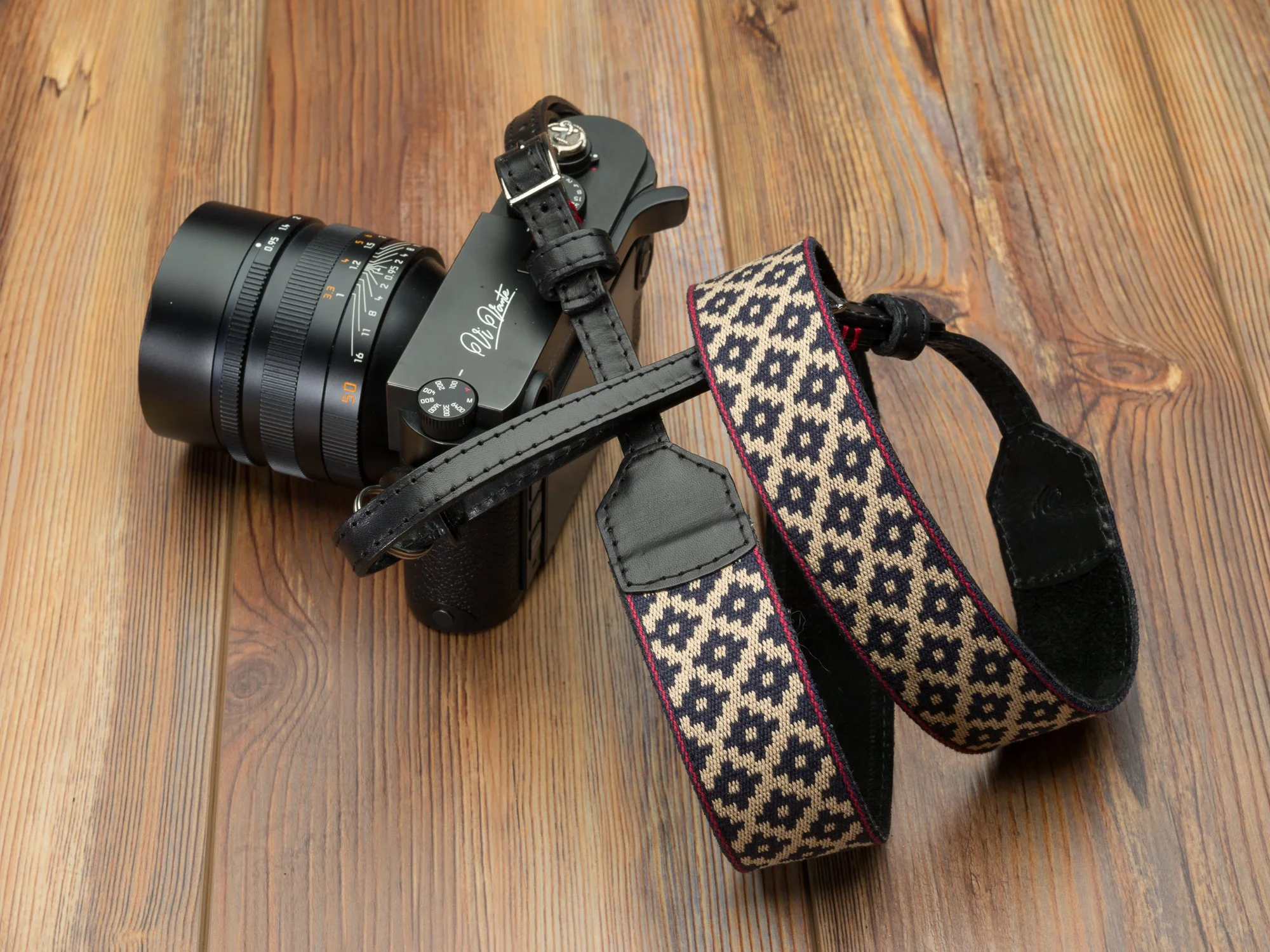 Vi Vante Gaucho Buenos Aires Leather Camera Strap ends 10.JPG