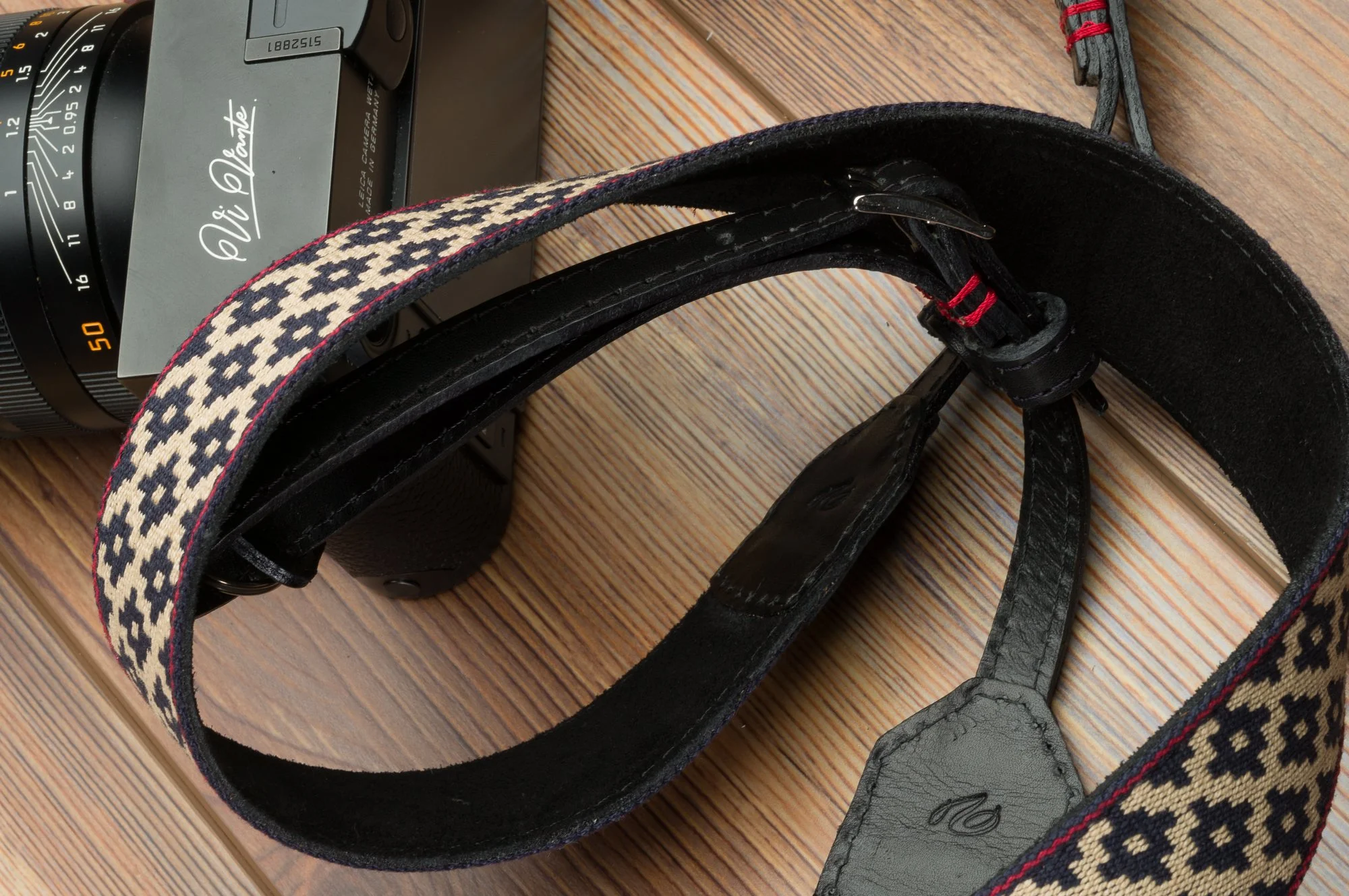 Vi Vante Gaucho Buenos Aires Leather Camera Strap ends 6.JPG