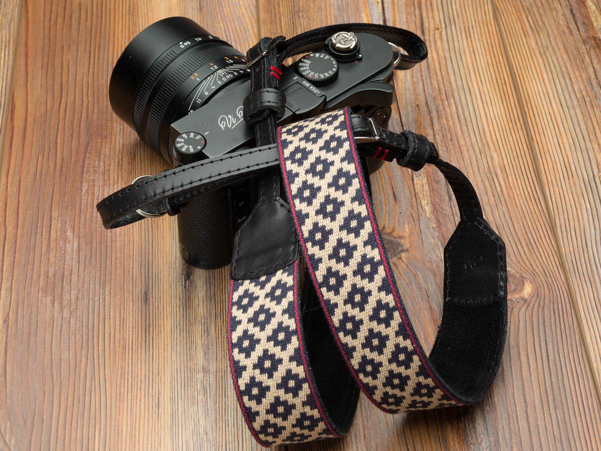 Vi Vante Gaucho Buenos Aires Leather Camera Strap ends 11.JPG