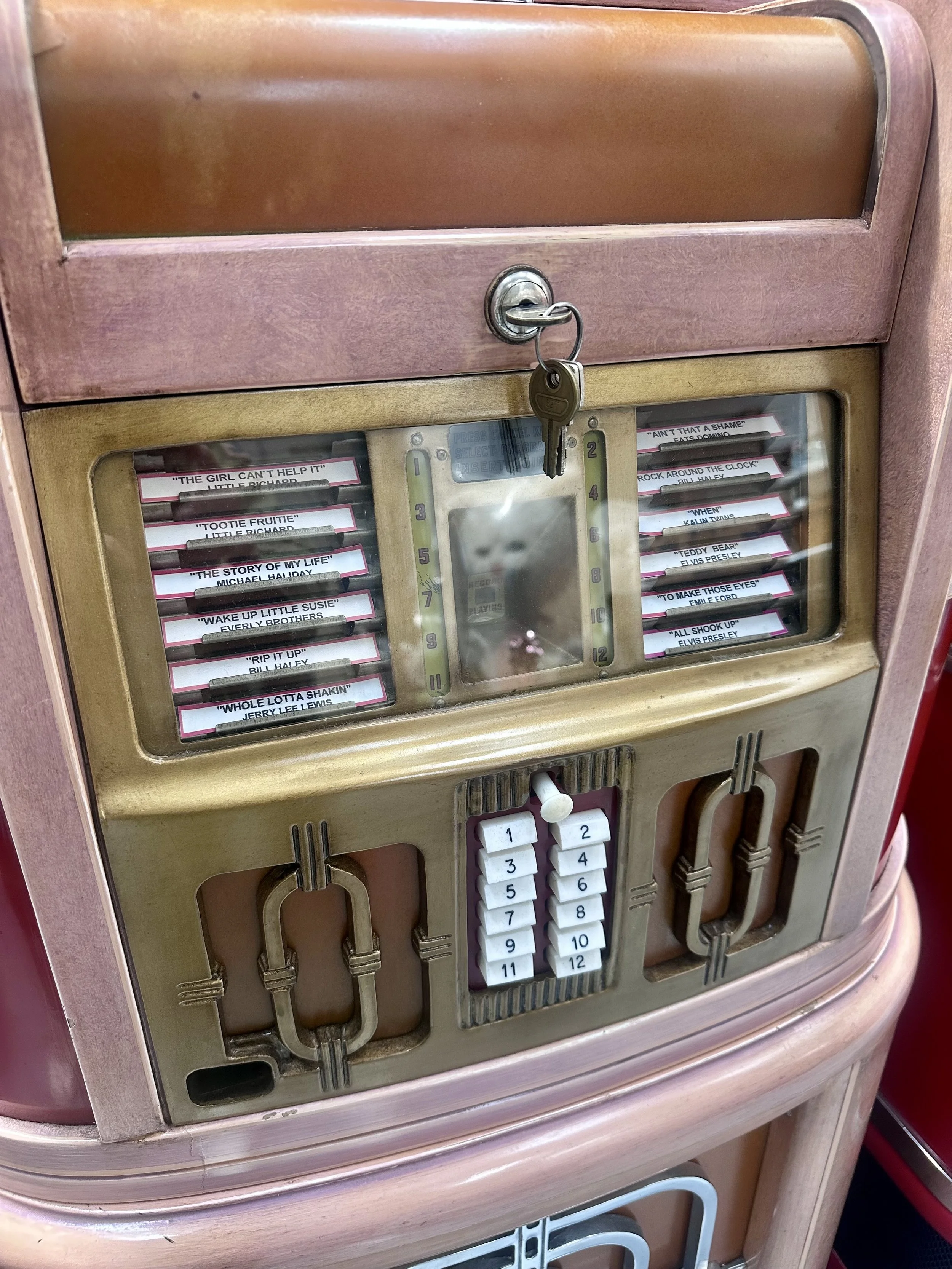 Vintage 1940 Rock-Ola JR-40 Jukebox with Light-Up Stand – Fully