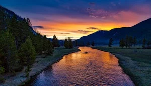 yellowstone-national-park-sunset-twilight-dusk-158489.jpeg